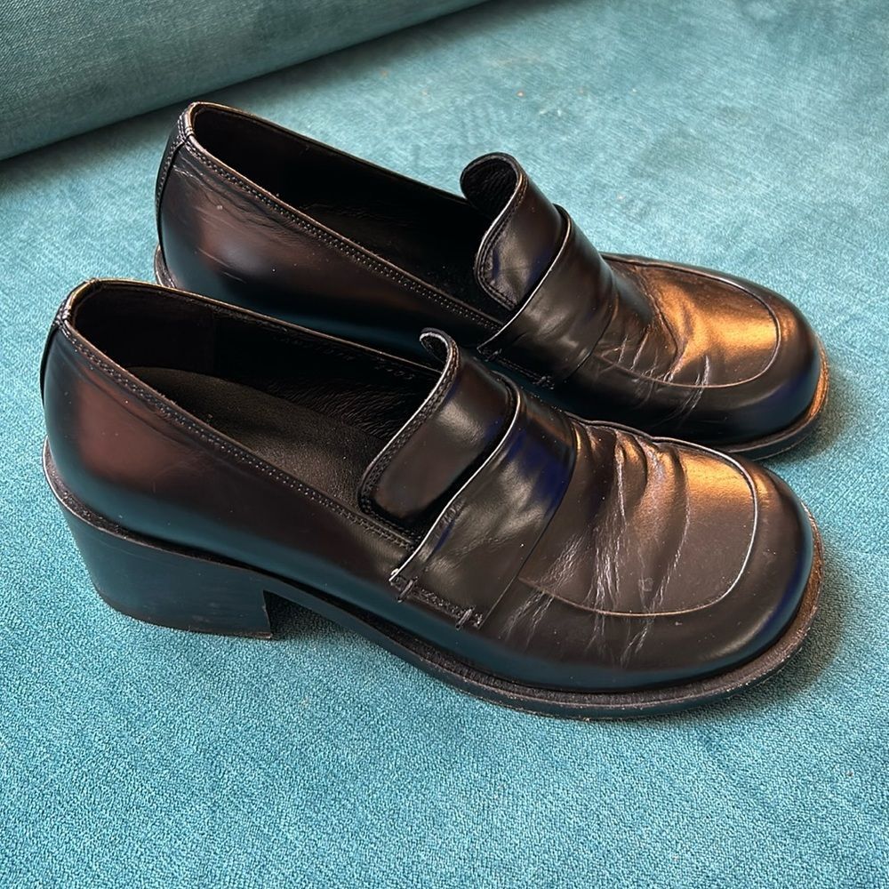 AMOMENTO Black Round Penny Loafers Size 6 Designer